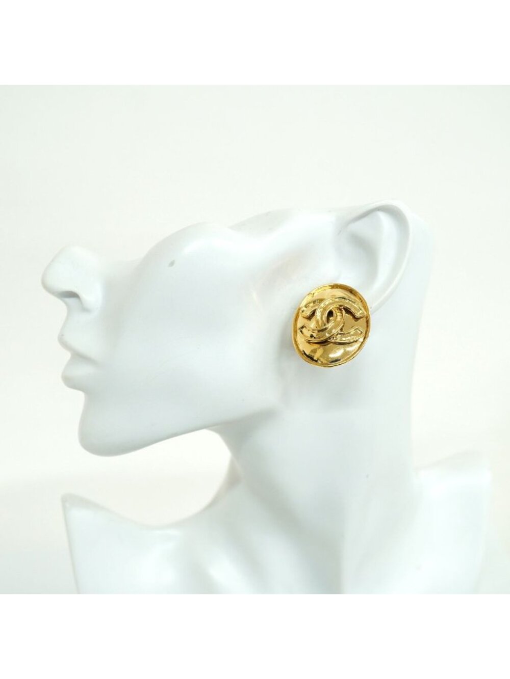 Chanel Earrings Vintage CC Logo Oval Gold Plated - Picture 5 of 9